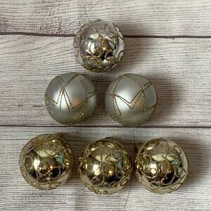 Christmas Ornament Bulbs Plastic Set of 6 Silver and Gold
